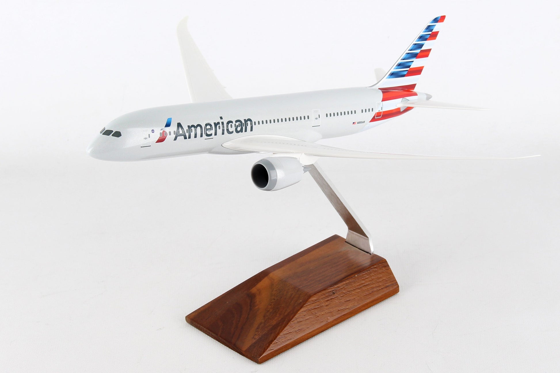 SKR5088 SKYMARKS AMERICAN 787-8 1/200 W/WOOD STAND