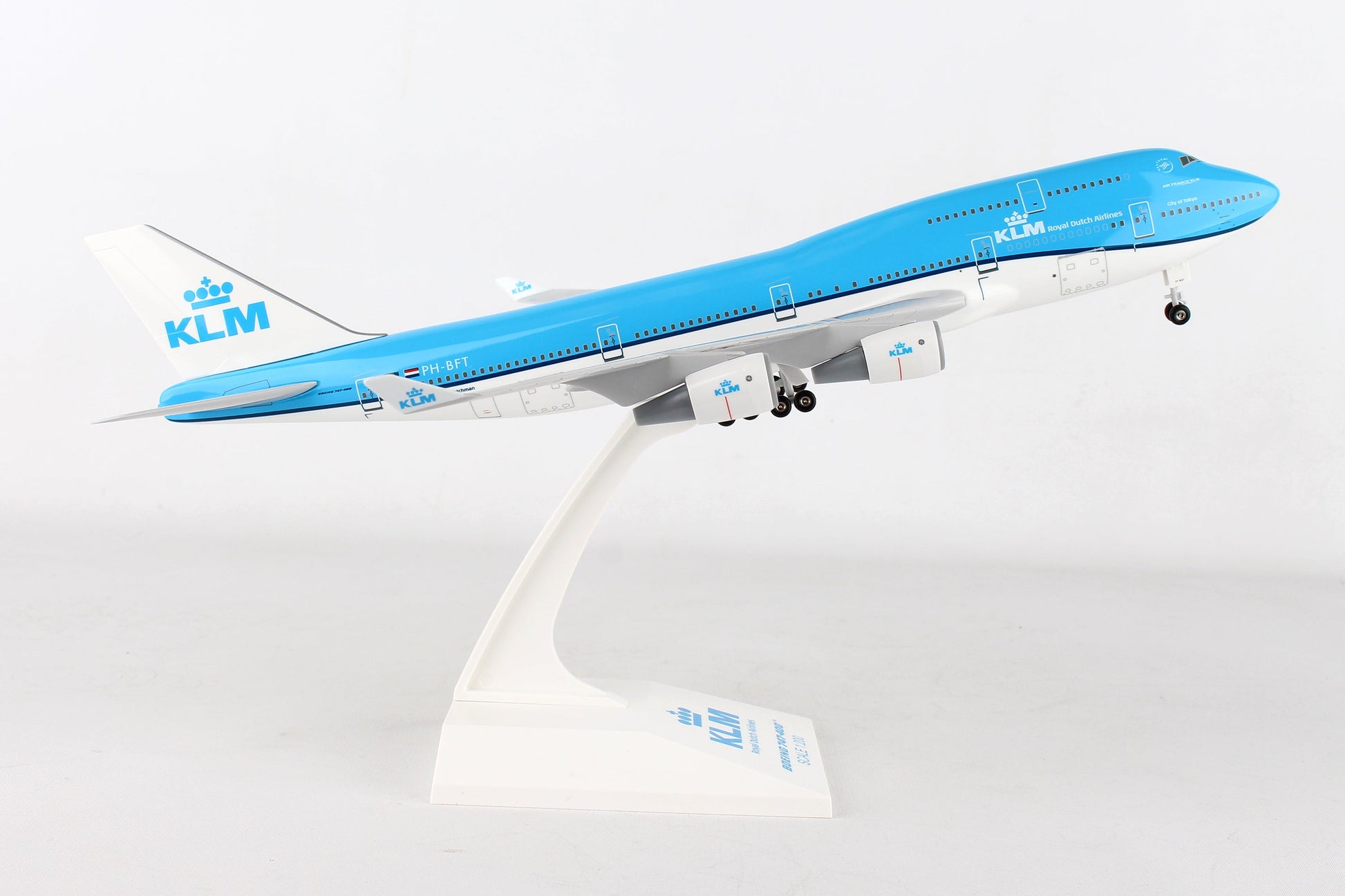 SKR940 SKYMARKS KLM 747-400 1/200 W/GEAR NEW LIVERY